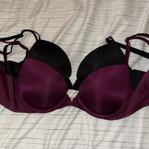 Victoria Secret Women’s Love Cloud Push-Up Plunge Bra Size 34A Black Burgundy